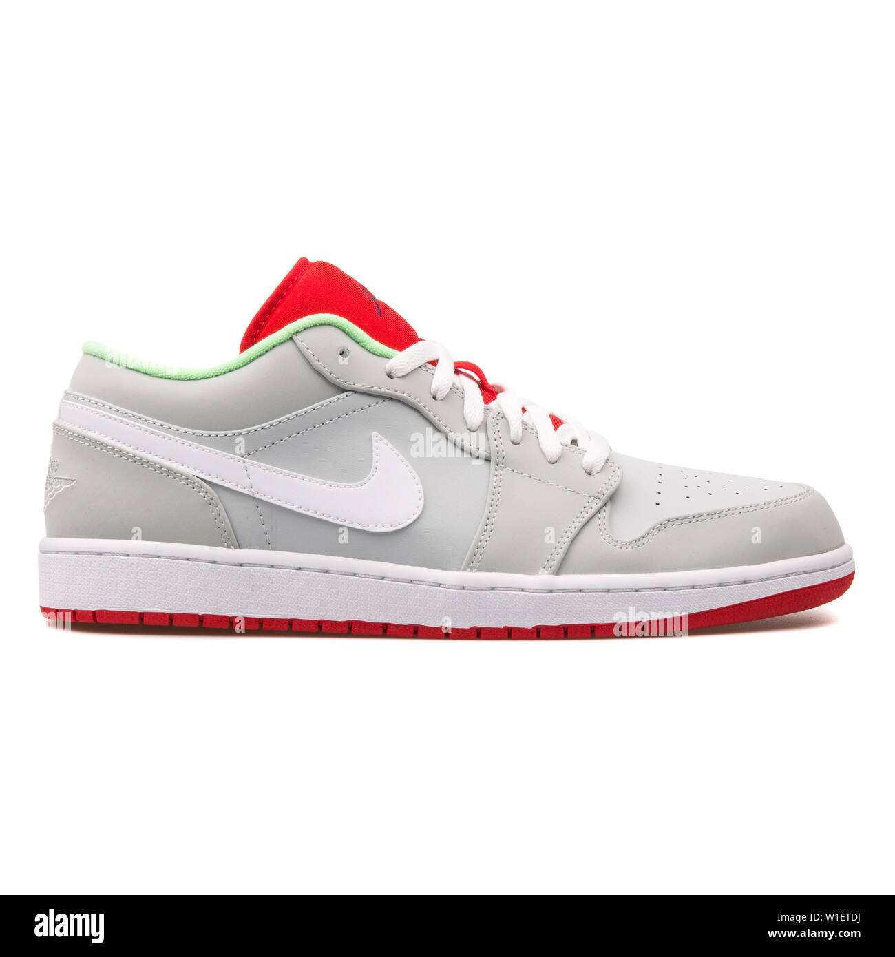 Nike Air Jordan 1 Imágenes recortadas de stock - Alamy