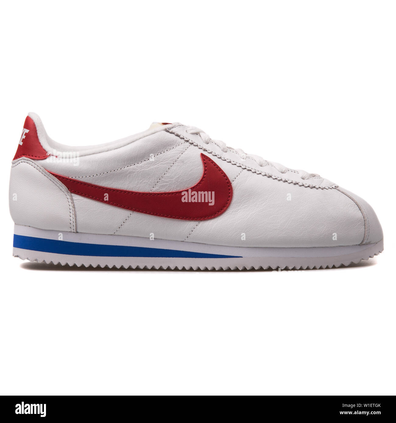 AUSTRIA 14 DE FEBRERO De 2018: Nike Classic Cortez Nylon Rojo, Azul Marino Y Blanco Sobre Fondo Blanco Fotografía De Stock Alamy | sptc.edu.bd