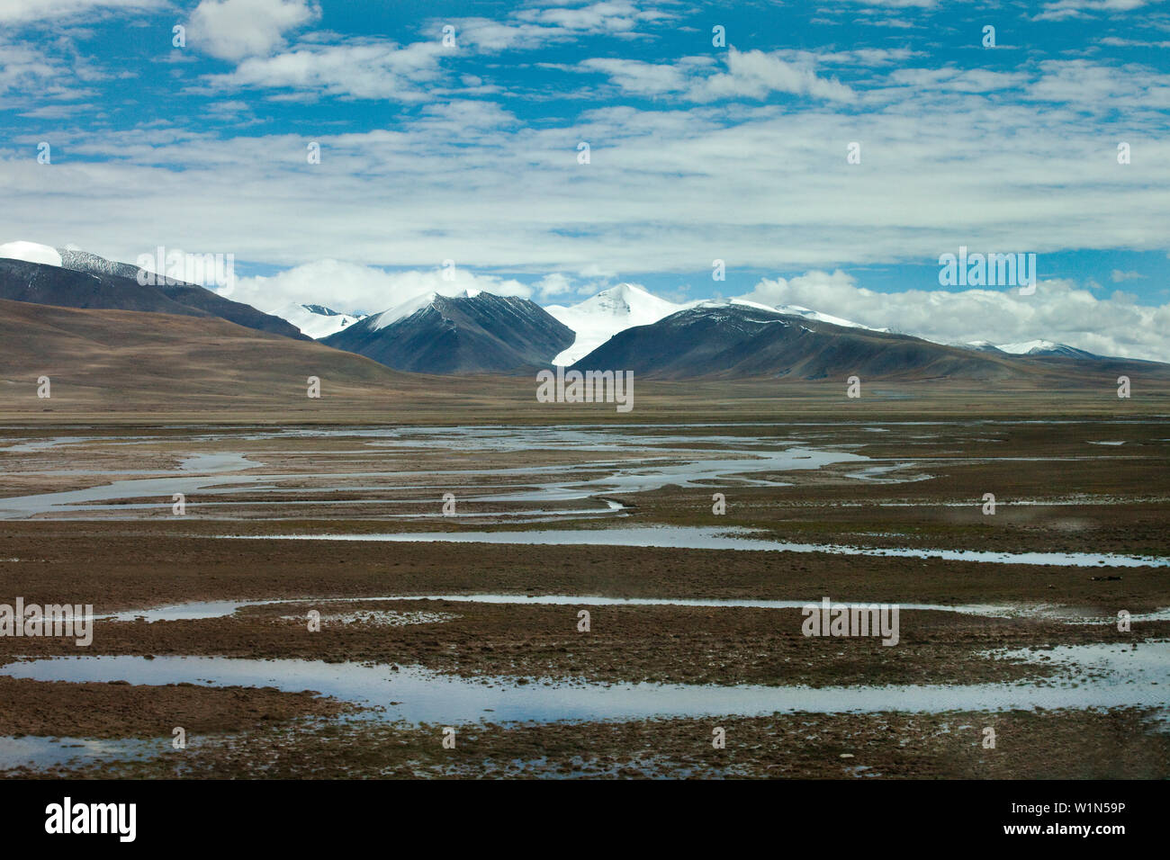 Paisaje de la meseta tibetana, la Región Autónoma del Tíbet, República Popular de China Foto de stock