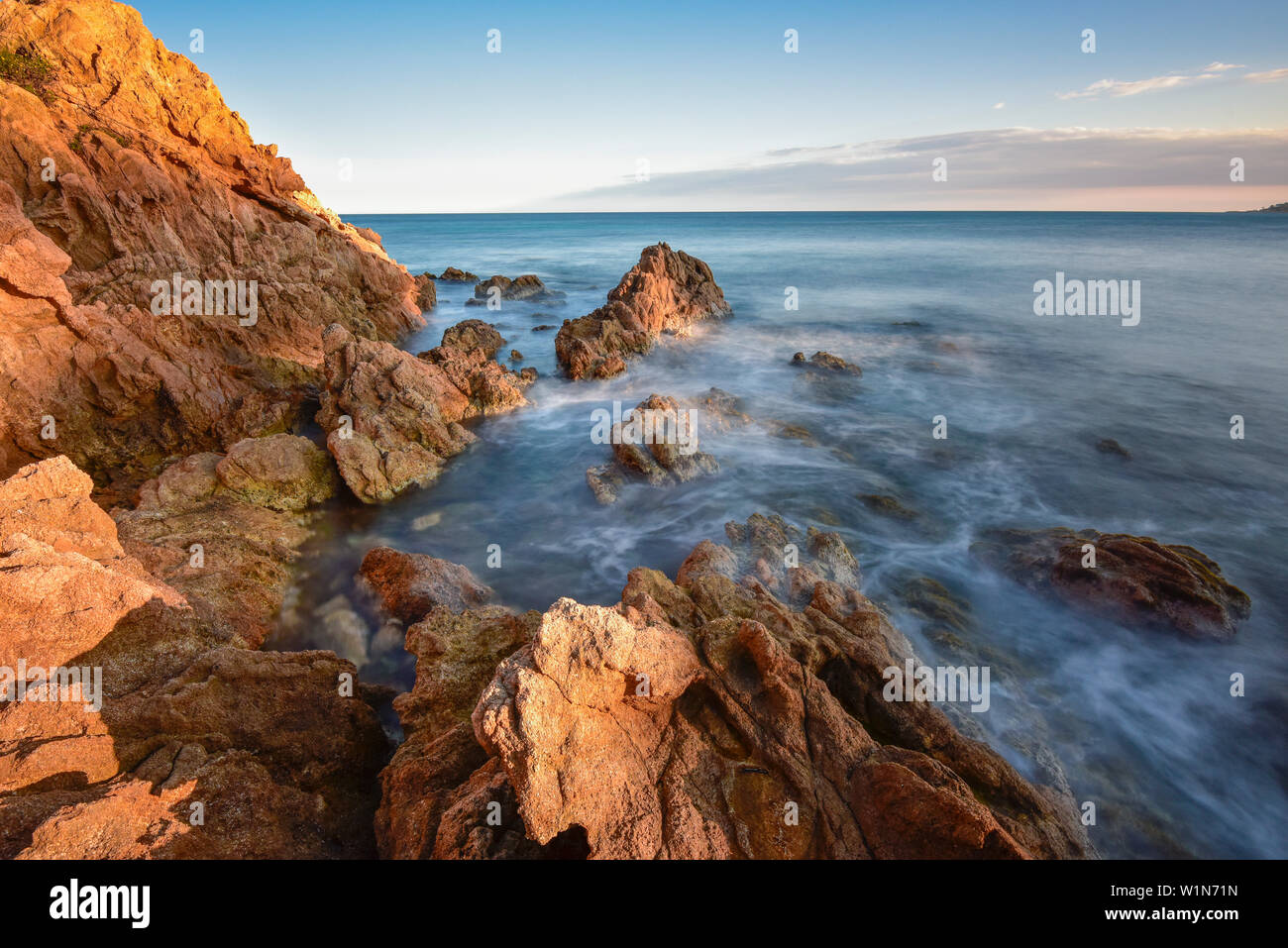 Atardecer En Rocas De Entre Cap Roig Platja D Aro Y Palamos Mar
