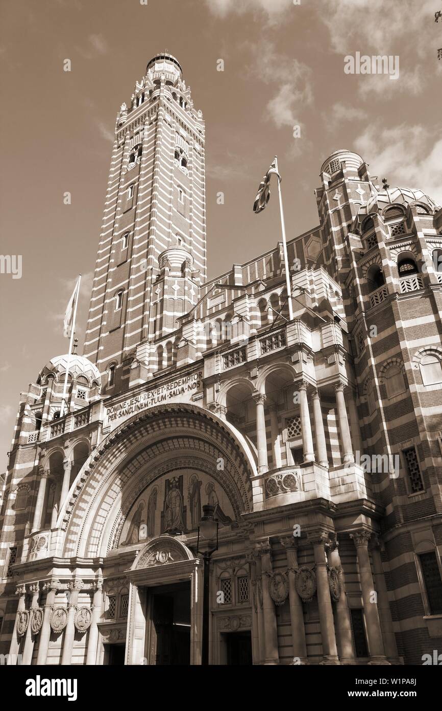 Londres, Reino Unido - la famosa iglesia de la catedral de Westminster. Tono Sepia - filtrados estilo retro fotos en monocromo. Foto de stock