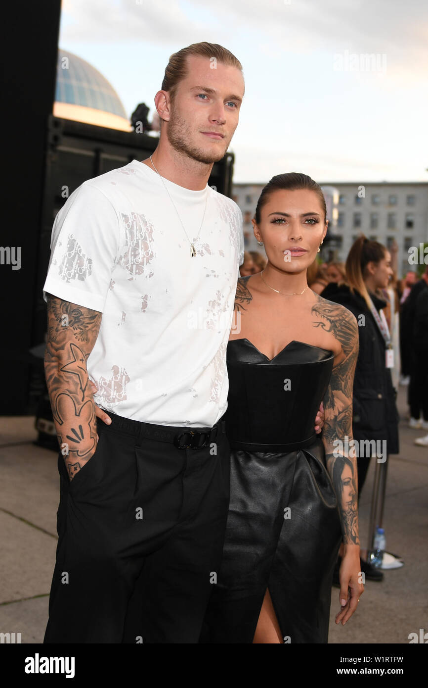 Berlin Alemania 03rd Julio 2019 Sophia Thomalla Modelo Y Su Novio El Guardameta Loris Karius Venga Al Disenador Michalsky S Show En El E Werk Las Colecciones Para La Primavera Verano De 2020 Sera Presentado