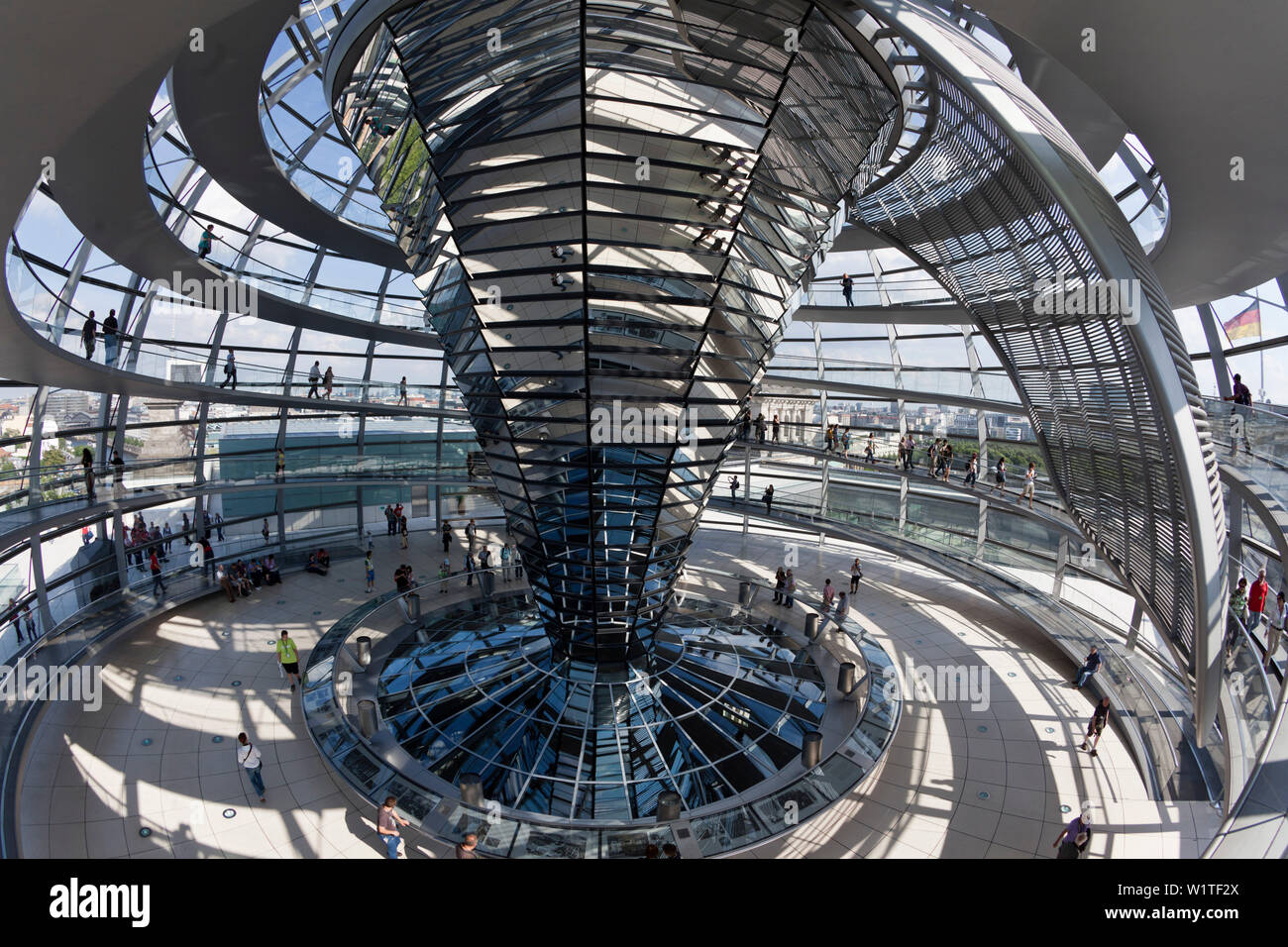 Domo Reichtstag interieur, arquitecto Sir Norman Foster, Berlín Foto de stock