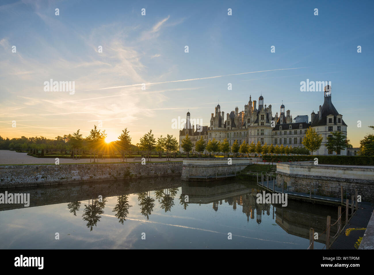 Castillo de Chambord, Fachada norte, Amanecer, Sitio del Patrimonio Mundial de la UNESCO, Chambord, Loire, Departamento Loire et Cher (región Centro), Francia Foto de stock