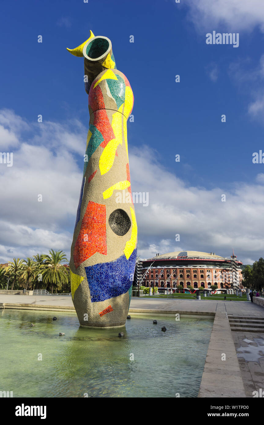 Miró-estatua Dona i Ocell, Mujer y Pájaro, Parc de Joan Miró, Barcelona,  Cataluña, España y Europa Fotografía de stock - Alamy