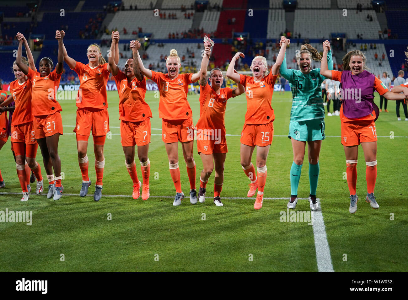 3 de julio 2019 Lyon, Francia Copa Mundial Femenina de la FIFA Francia 2019 Lineth Beerensteyn de los países Bajos, Stefanie van der Gragt de los Bajos, van de