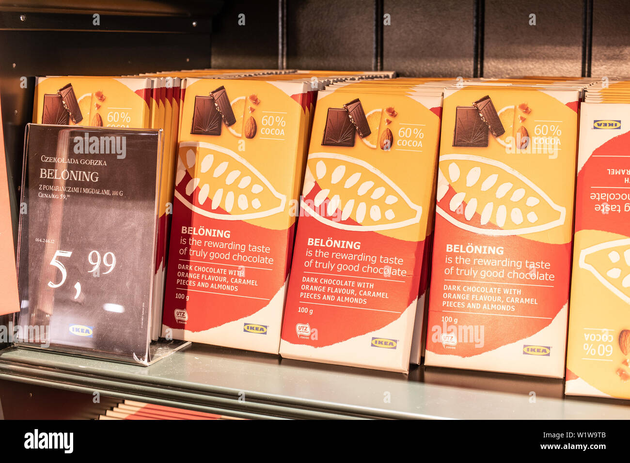 Tienda de comida estante de la muestra fotografías e imágenes de alta