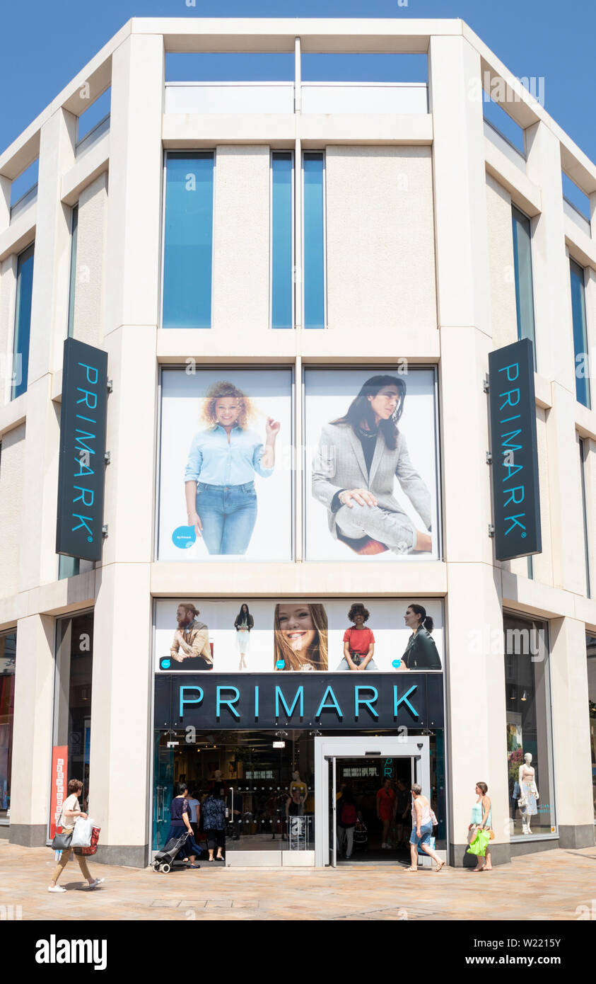 Primark primark, tienda shop el páramo de Sheffield South Yorkshire, Inglaterra GB Europa Foto de stock