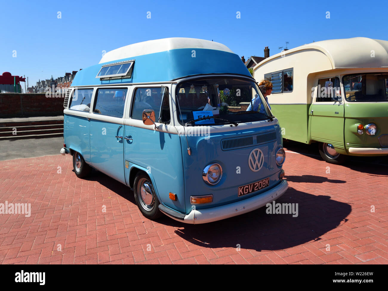 Clásico Azul Alta Volkswagen camper Van Fotografía de - Alamy