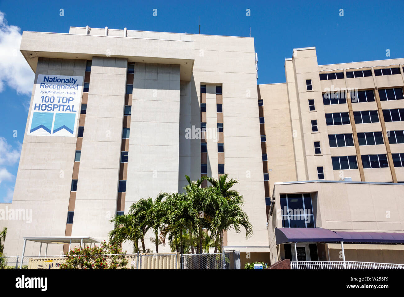 Miami Beach Florida, Mount Mt. Sinai Medical Center, el edificio exterior superior de reconocimiento del hospital banner, Foto de stock