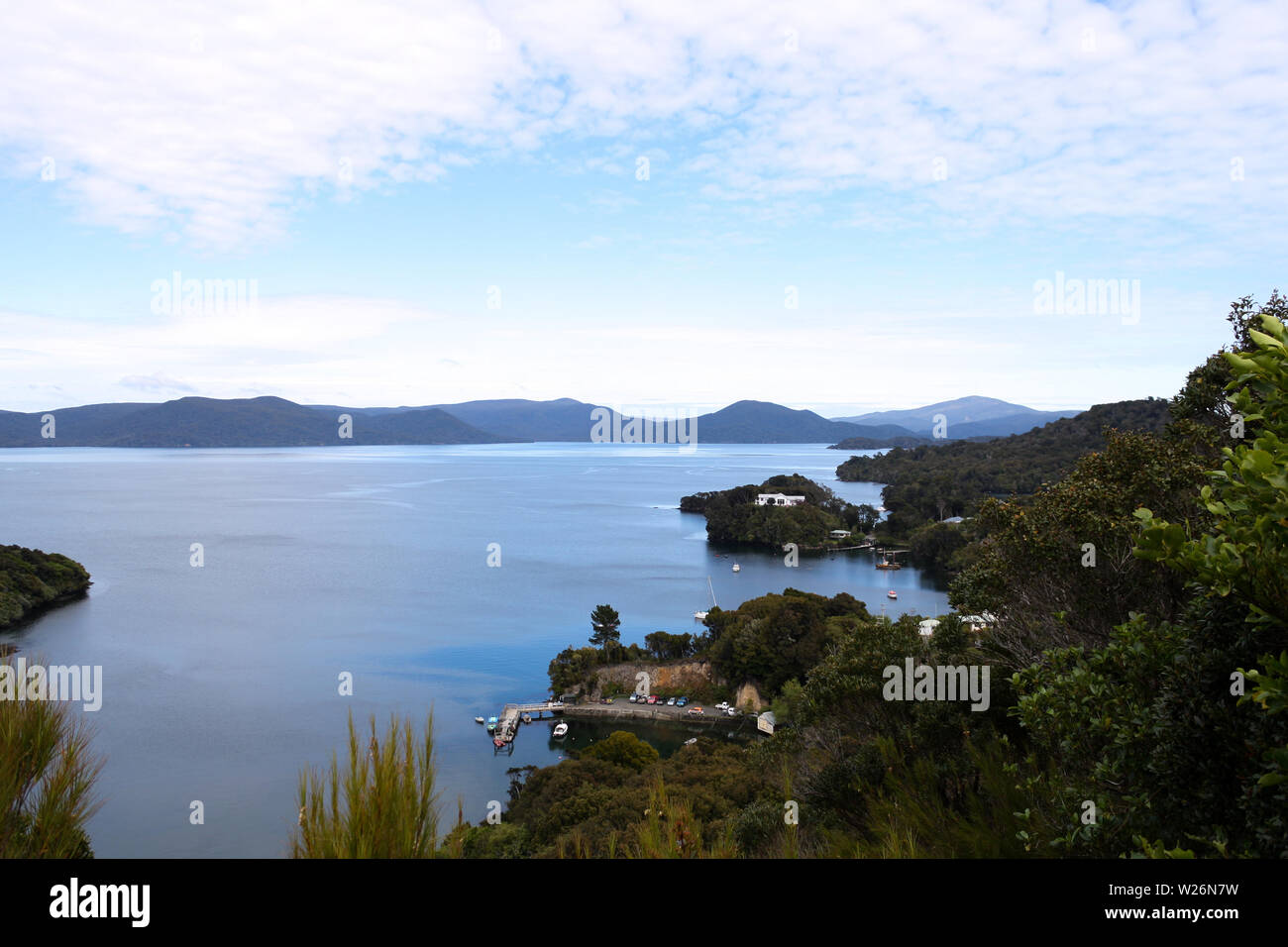 Con vistas a la bahía de Plenty, en la Isla Norte de Nueva Zelanda Foto de stock