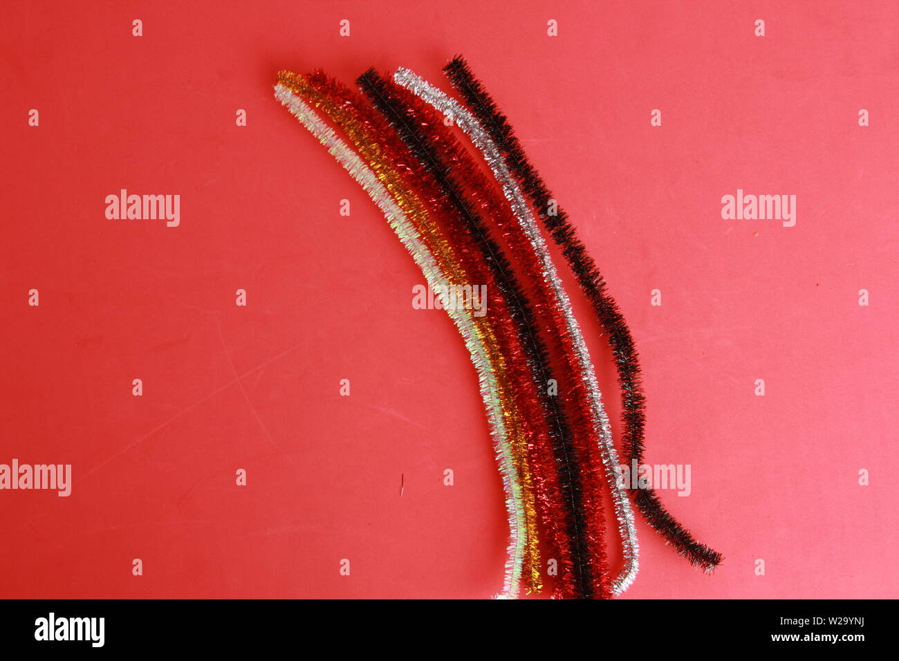 Limpia-pipas para hacer manualidades Fotografía de stock - Alamy