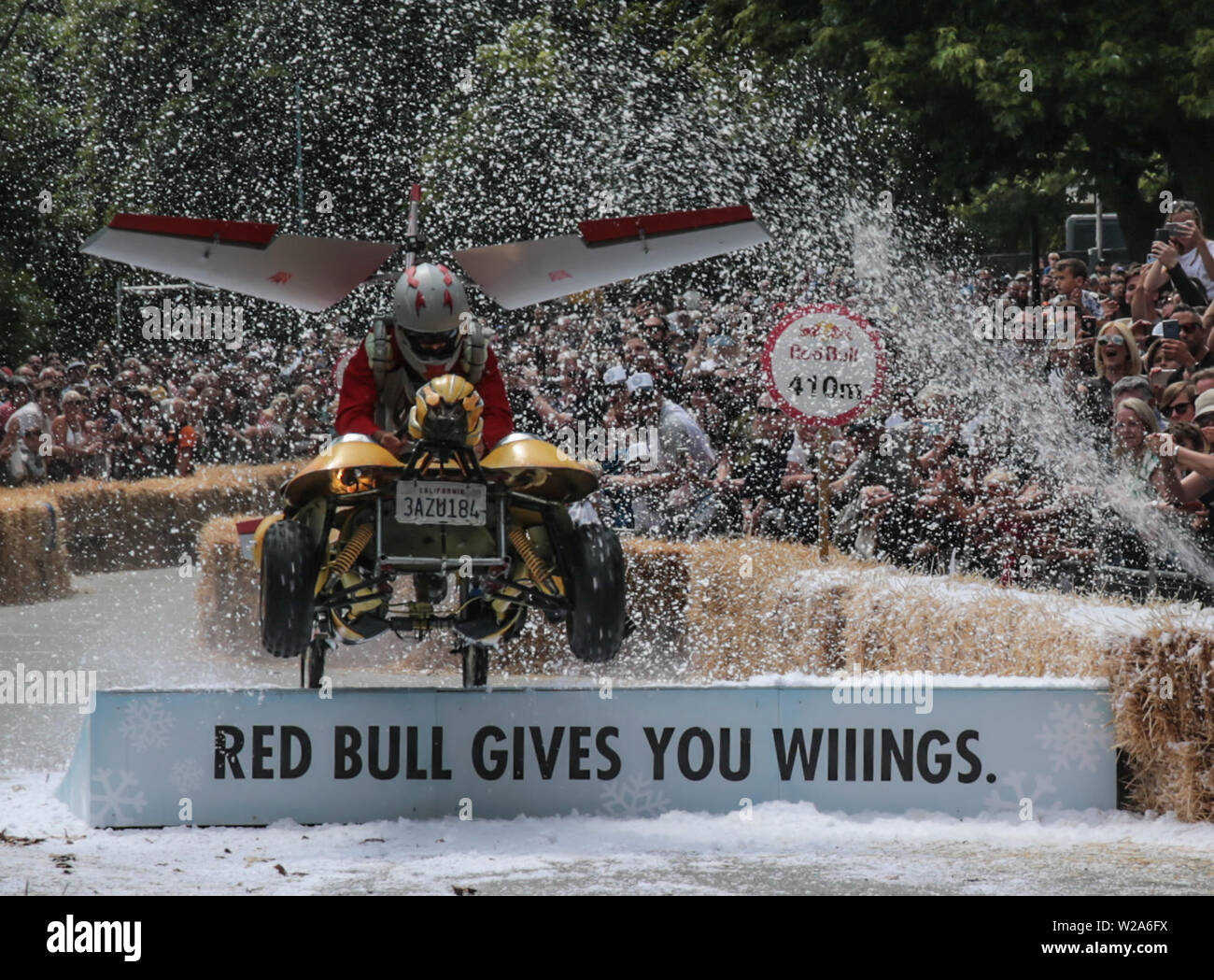 Londres, Reino Unido. El 7 de julio de 2019 Red Bull Soapbox Race el evento  internacional en el que los pilotos amateurs raza caseros soapbox  vehículos. Cada máquina hecha a mano es