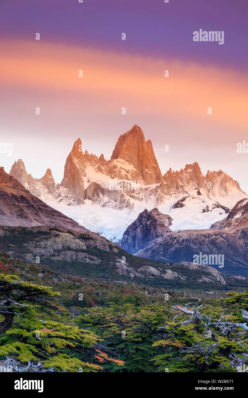 Argentina, Patagonia, El Chaltén, Parque Nacional Los Glaciares, Cerro Fitzroy pico Foto de stock