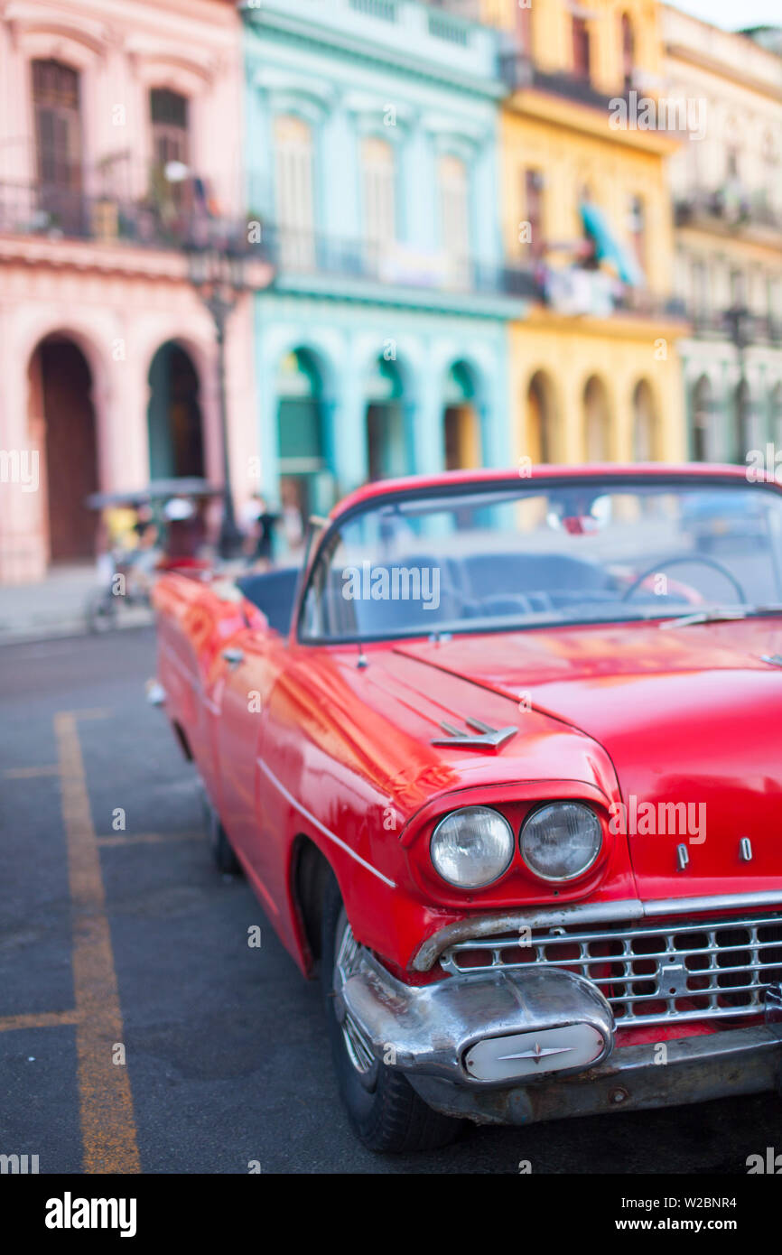 Coches clásicos Americanos (Pontiac), La Habana, Cuba Foto de stock