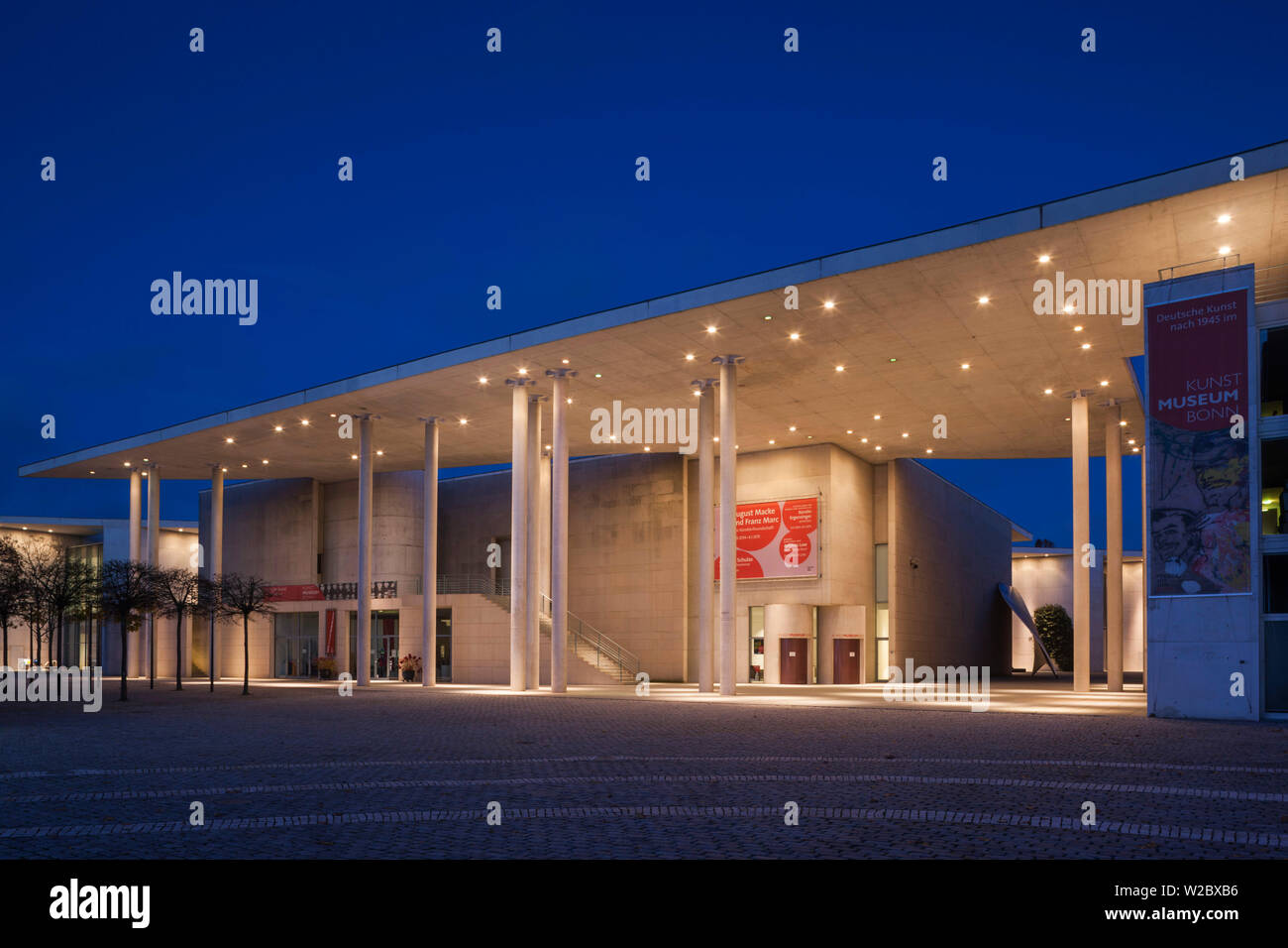 Alemania, Nordrhein-Westfalen, Bonn, Museumsmeile, Kunstmuseum Bonn, museo de arte, del alba Foto de stock