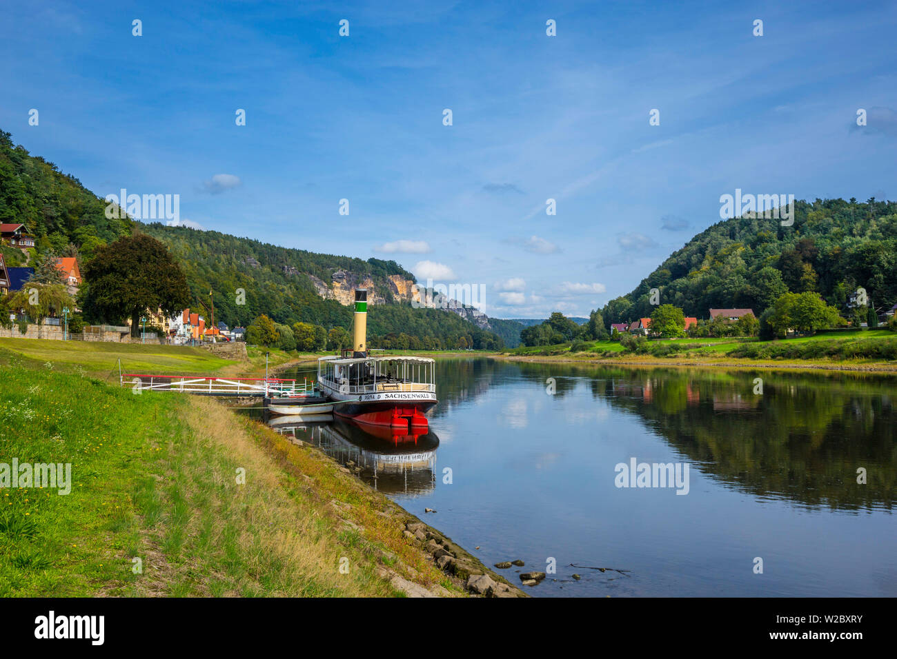 Stadt Wehlen y el río Elba, el Parque Nacional de Suiza sajona, Sajonia, Alemania Foto de stock