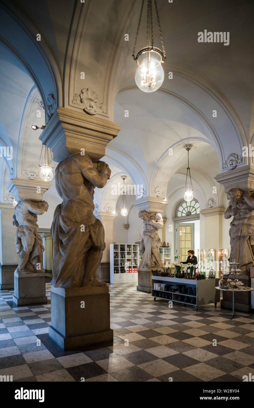 Dinamarca, Zelanda, Copenhague, Palacio de Christianborg, entrada estatuas Foto de stock