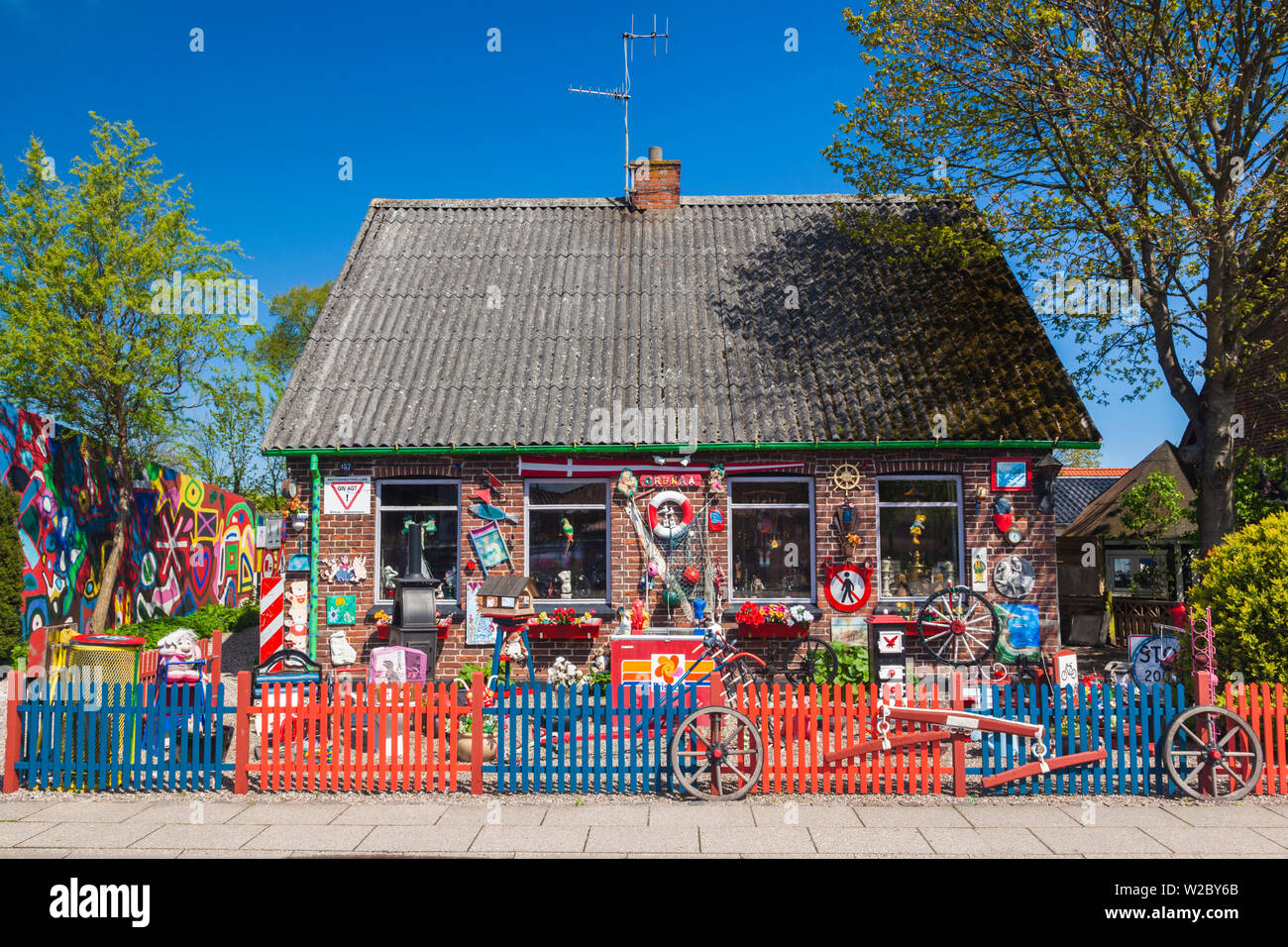 Dinamarca, Jutlandia, Grenaa, decorada casa Foto de stock