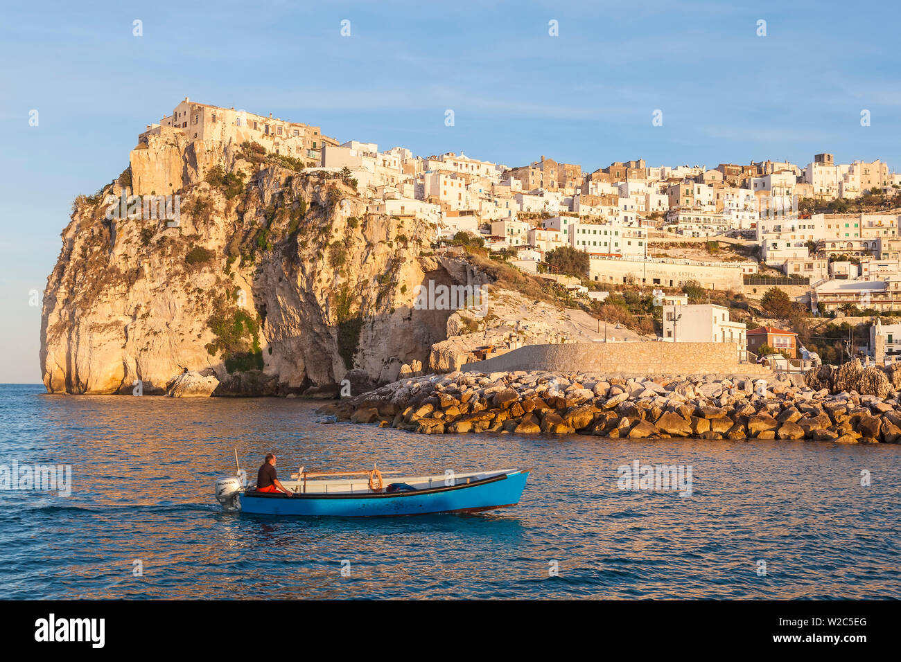 Peschici, la península de Gargano, Puglia, Apulia, en el sur de Italia Foto de stock