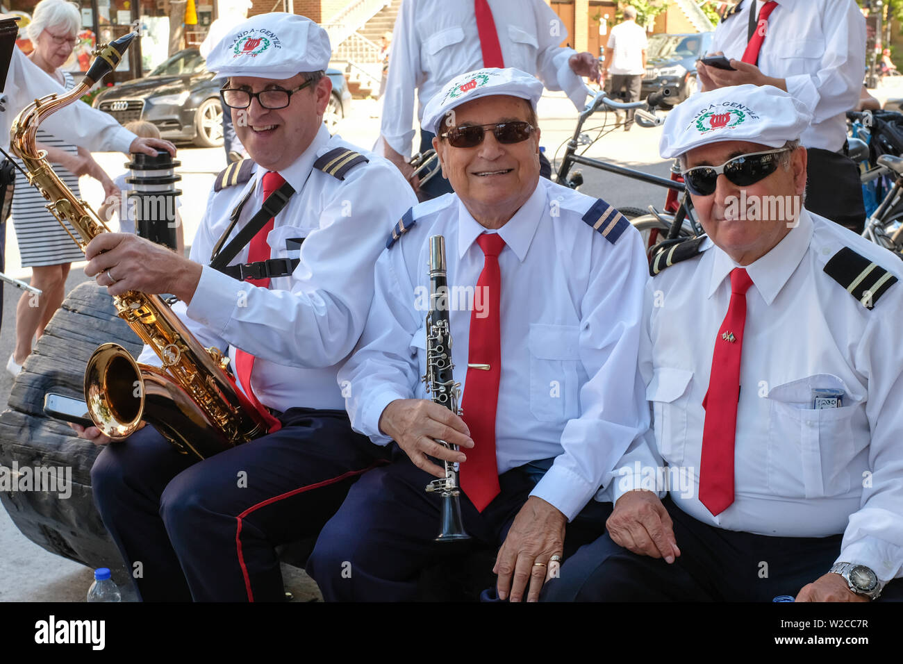 Banda de marcha italiana en Mile End Montreal Foto de stock