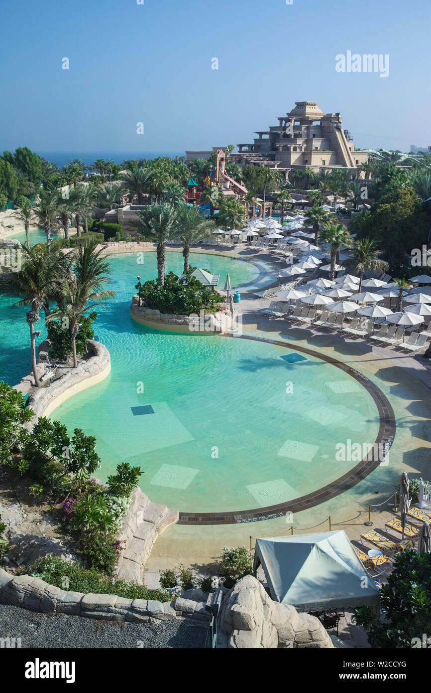 Los Emiratos Árabes Unidos, Dubai, Palm Jumeirah, el Atlantis Palm Island, parque acuático Aquaventure Foto de stock
