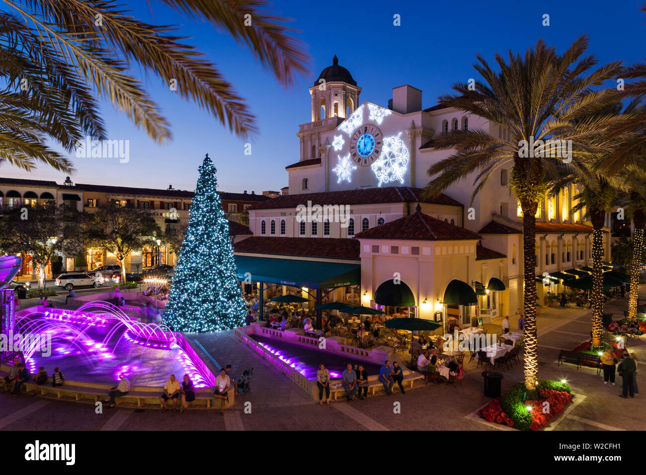 Estados Unidos, la Florida, West Palm Beach, City Place Mall, Harriet Himmel teatro durante las vacaciones de Navidad Foto de stock