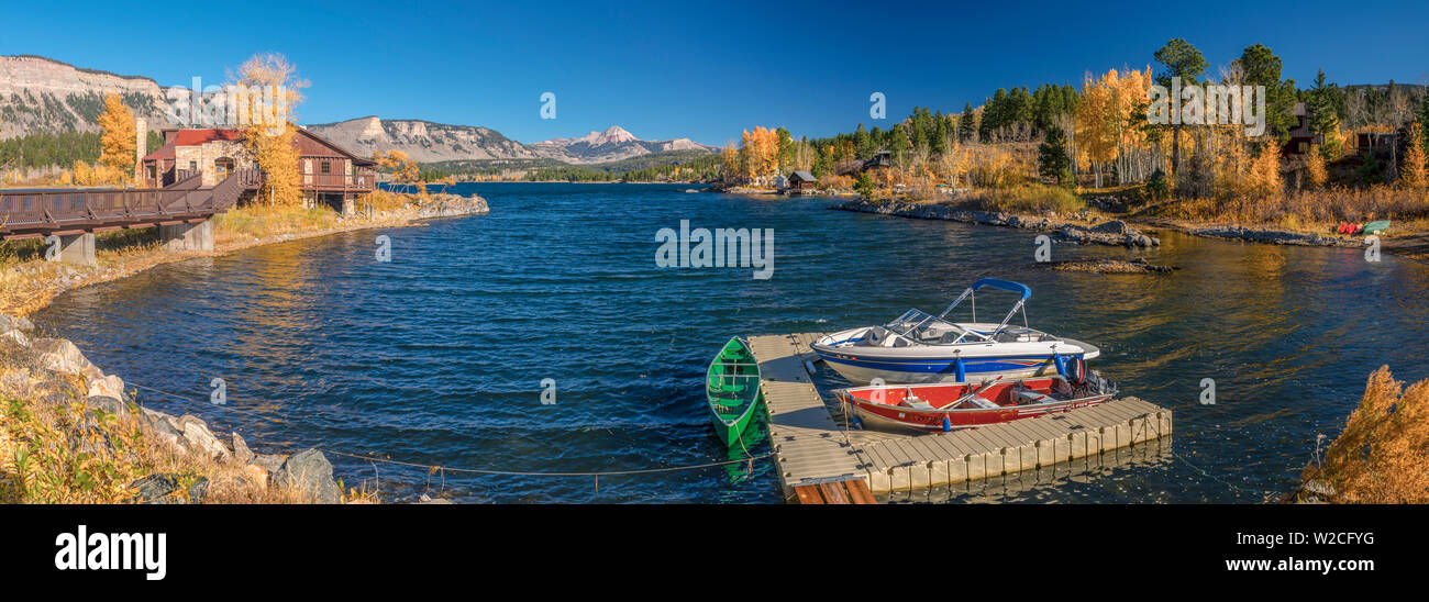 Ee.Uu., Colorado, Río Animas valle al norte de la ciudad de Durango, Elektra Lake Foto de stock