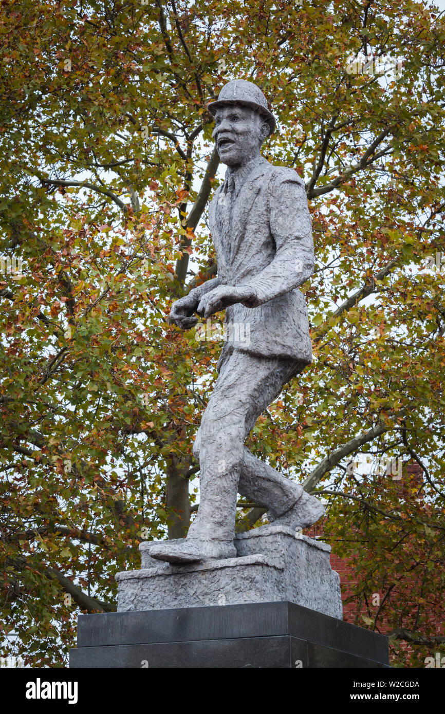 Richmond, Virginia, Estados Unidos, la estatua de Bill Bojangles Robinson, actor y bailarín negro Foto de stock