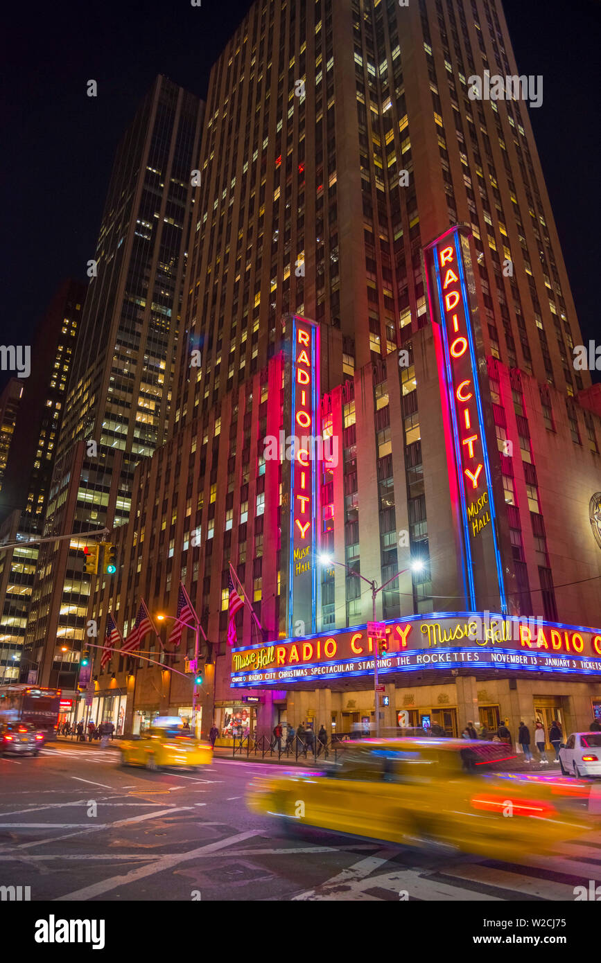Los Estados Unidos, Nueva York, Manhattan, Midtown, la Sexta Avenida o Avenida de las Américas, Radio City Music Hall. Foto de stock