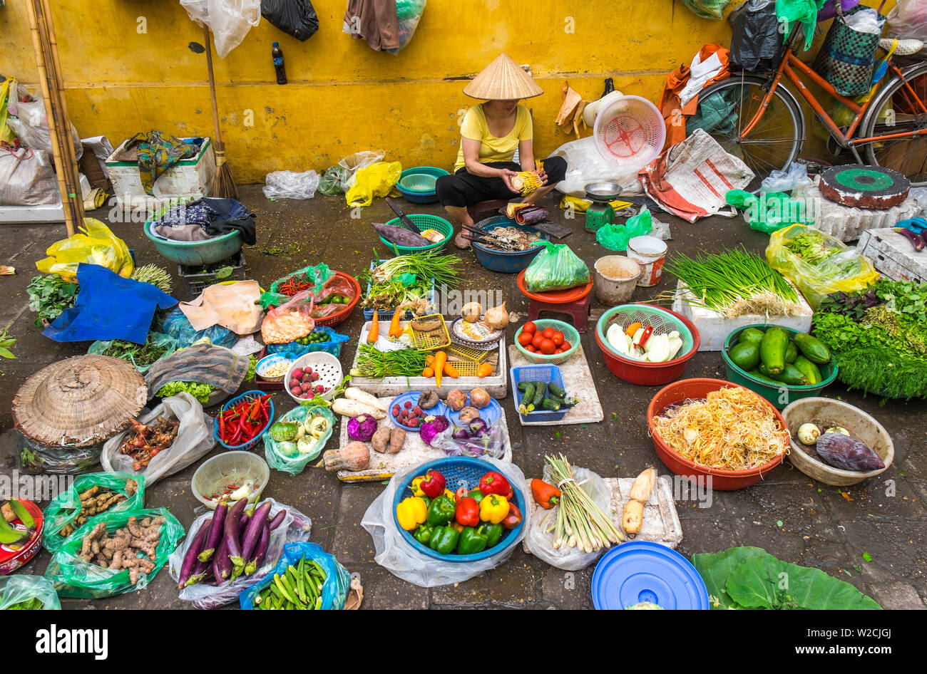 Vendedor de verduras de la calle, Hanoi, Vietnam Foto de stock