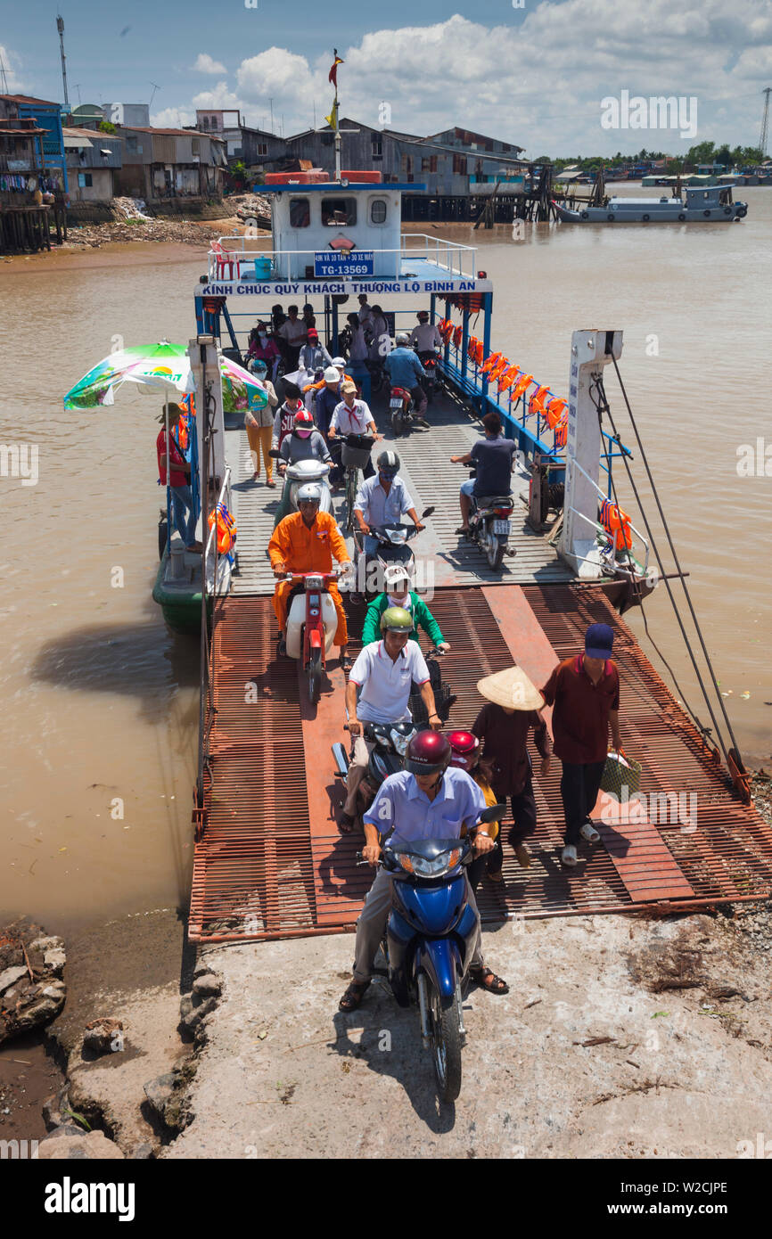 Vietnam, el delta del Mekong, My Tho, Ferry del Río Mekong Foto de stock