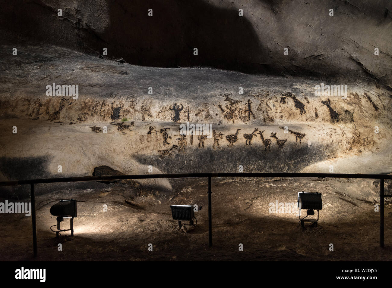 Mural prehistóricos dibujos en Magura Cueva, Bulgaria Foto de stock