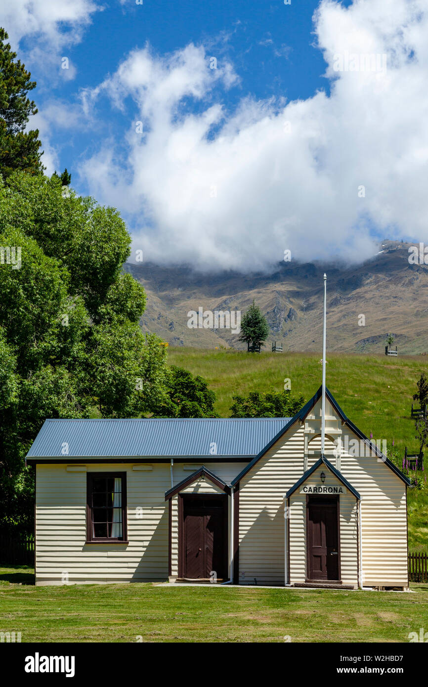 El histórico Cardrona Hall en la aldea de Cardrona, (cerca de Wanaka), Isla del Sur, Nueva Zelanda Foto de stock