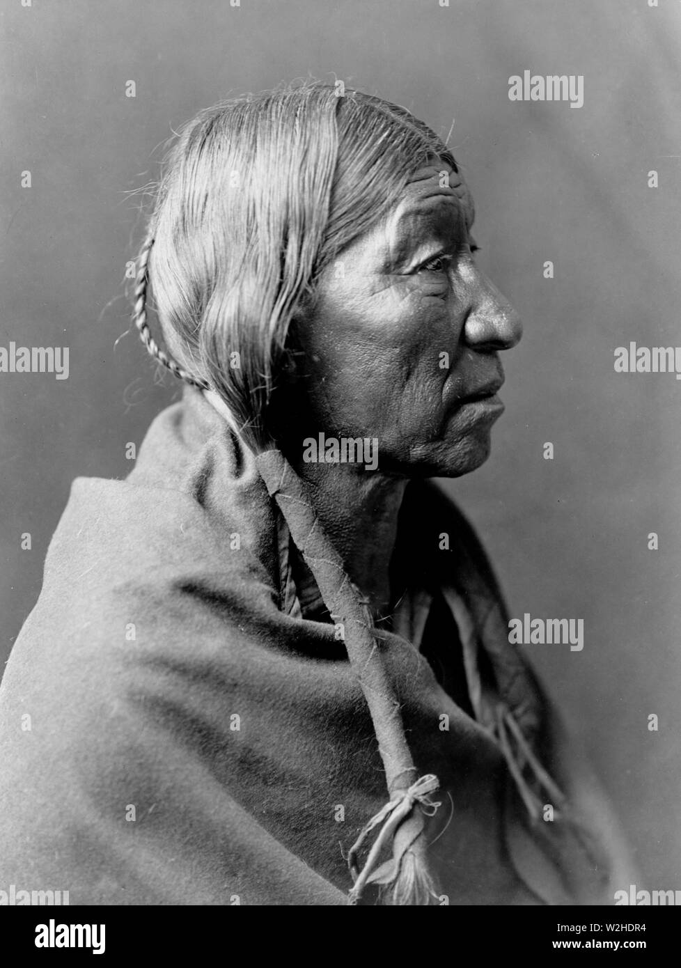 Retrato indio americano de principios de 1900 fotografías e imágenes de