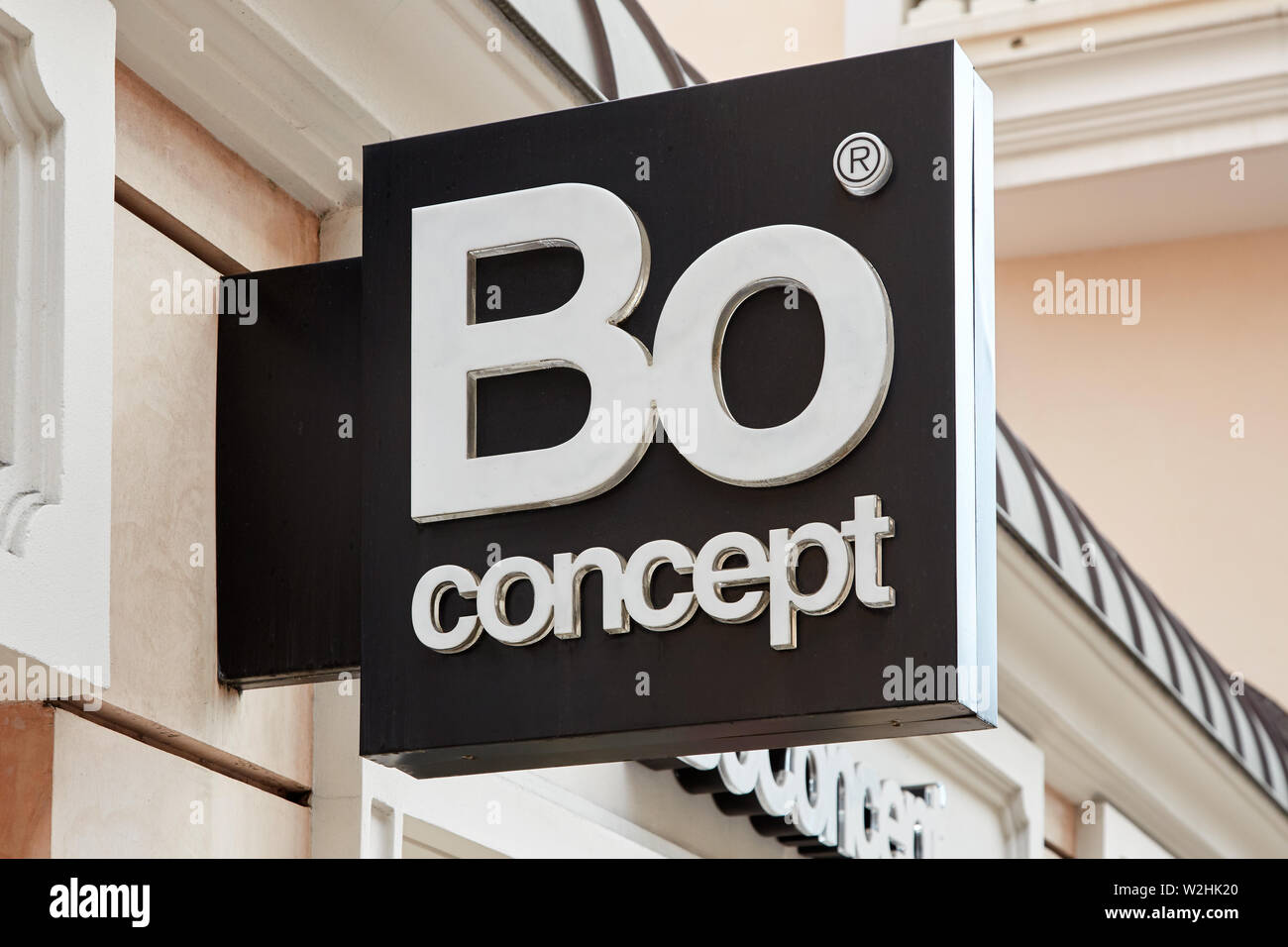 MONTE CARLO, Monaco - Agosto 19, 2016: Bo Concept store diseño de muebles  signo en Montecarlo, Mónaco Fotografía de stock - Alamy