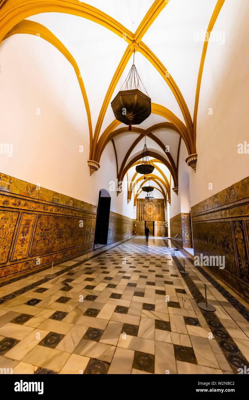 Salón de Carlos V, el Alcázar de Sevilla (Andalucia) es un palacio real en Sevilla, España, construido por el rey cristiano Pedro de Castilla. Foto de stock