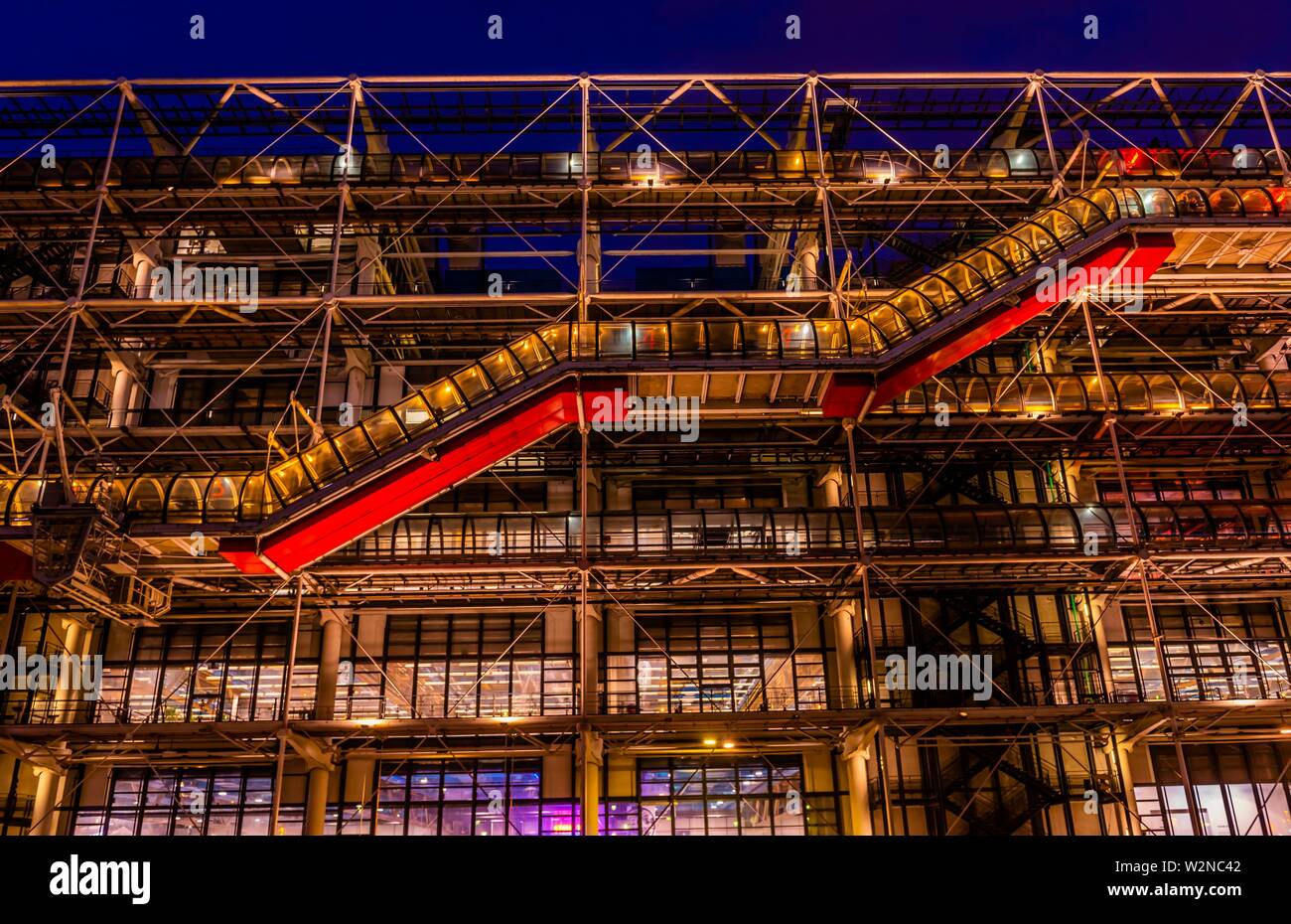 El Centro Pompidou, una multiuso complejo diseñado por los arquitectos Richard Rogers y