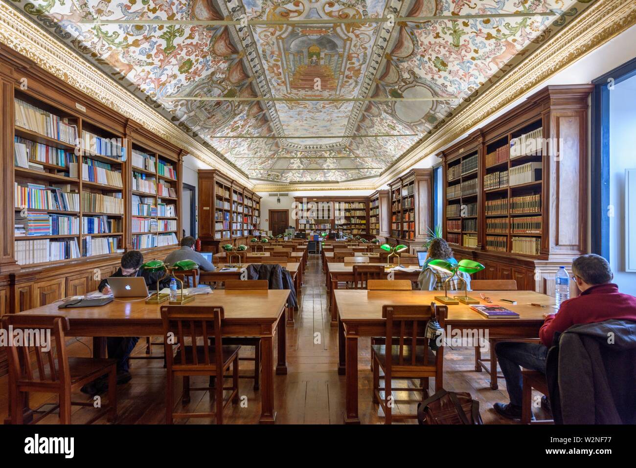 Biblioteca evora fotografías e imágenes de alta resolución - Alamy