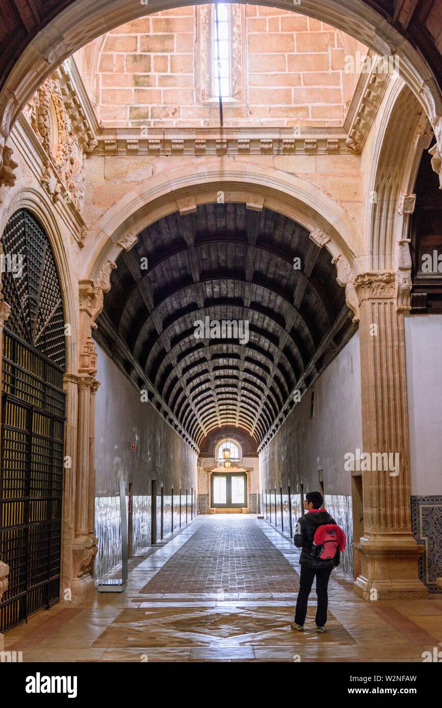 Pasillo de dormitorio de los monjes, el Convento de Cristo, Tomar, distrito de Santarém, Región Centro, Portugal, Europa. Foto de stock