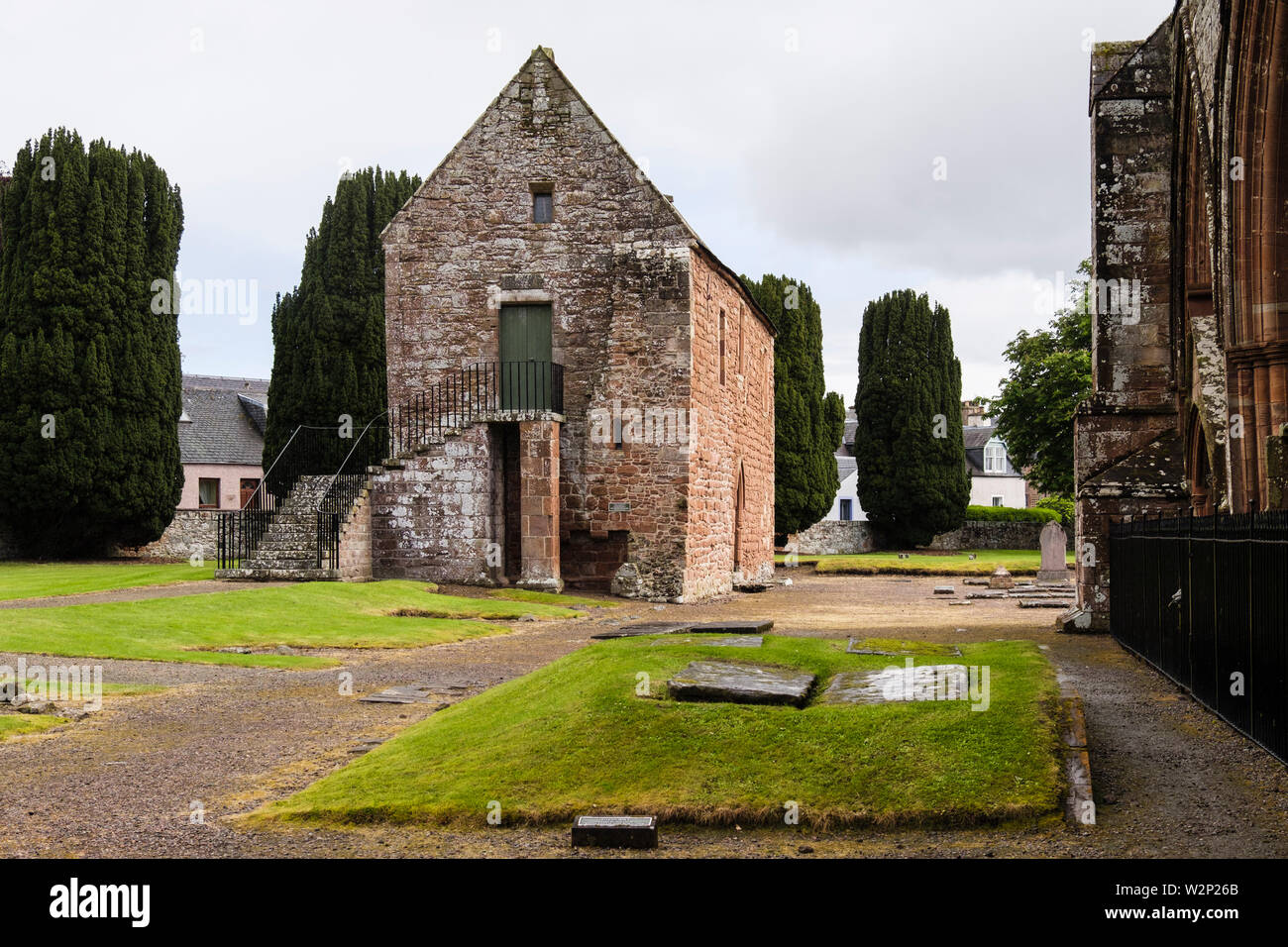 La sala capitular de la catedral del siglo xiii ruinas. Fortrose, Black Isle, Ross y Cromarty, Escocia, Reino Unido, Gran Bretaña Foto de stock
