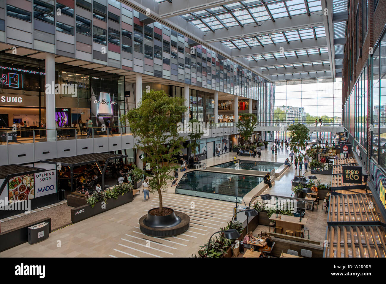 Utrecht, Países Bajos, Hoog Catharijne Mall, el centro comercial, la  estación central, del distrito Fotografía de stock - Alamy