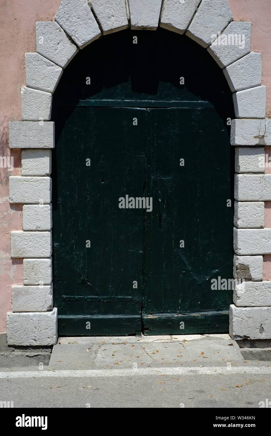 Corfu Avliotes esta atractiva puerta archway captó mi atención y tuve que tomar una fotografía. Foto de stock