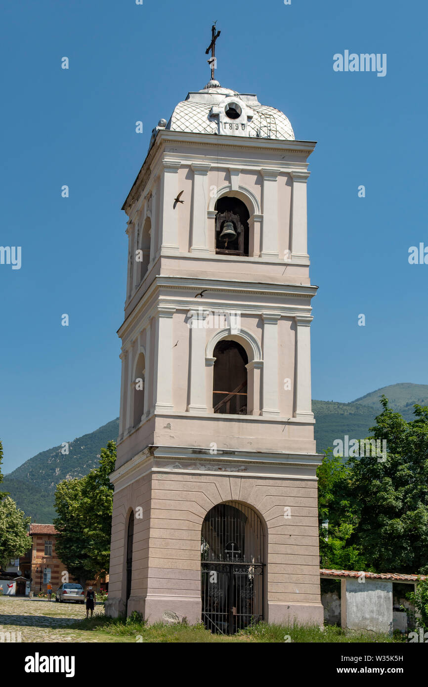 El campanario de la Iglesia de San Nicolás, Karlovo, Bulgaria Foto de stock