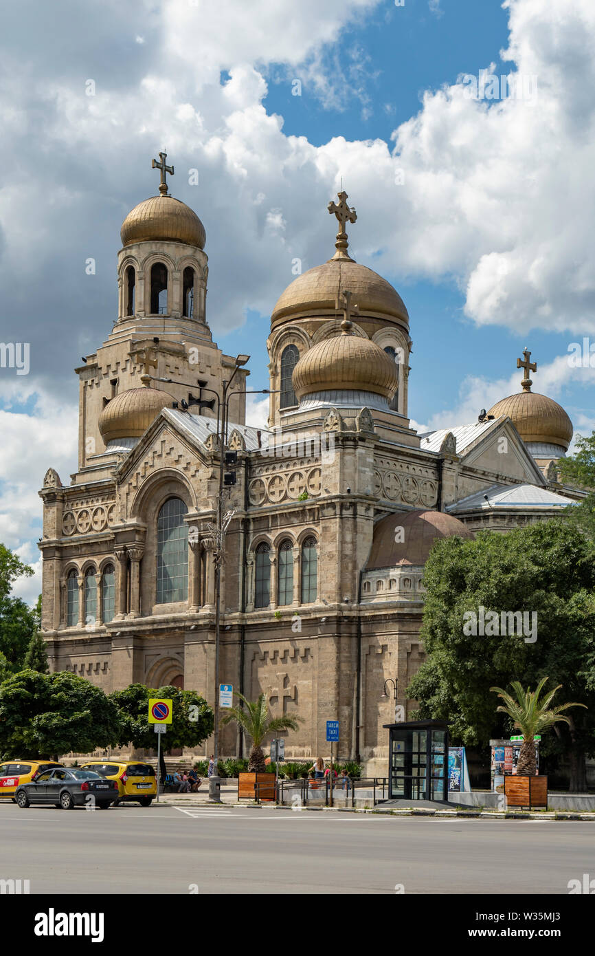 La asunción de la Madre de Dios, la Catedral de Varna, Bulgaria Foto de stock