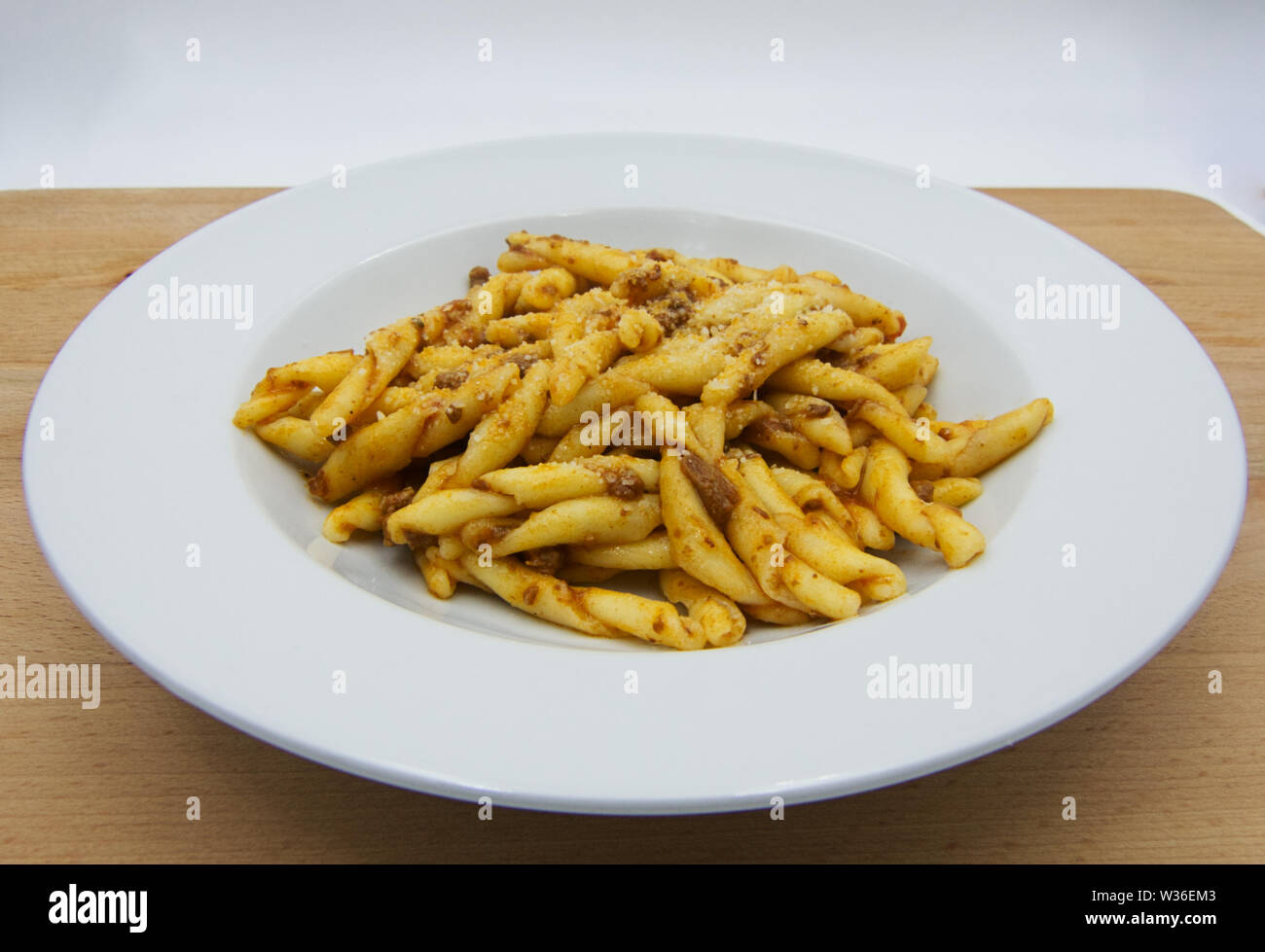 Cocinó Fusilli al ferretto, pasta italiana tradicional Foto de stock