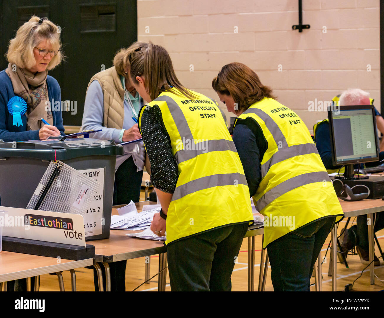 El recuento de votos, las elecciones del Consejo del Distrito 5, Haddington & Lammermuir por elección, East Lothian Mayo de 2019, Escocia, Reino Unido Foto de stock