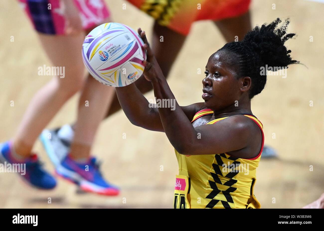 Liverpool, Reino Unido. El 14 de julio de 2019. Ruth Meeme (Uganda) durante el juego preliminar entre Uganda y Escocia en la Copa del Mundo de baloncesto. M y S arena, Liverpool. Merseyside. En el Reino Unido. Garry Bowdenh crédito/SIP/agencia fotos Alamy live news. Foto de stock