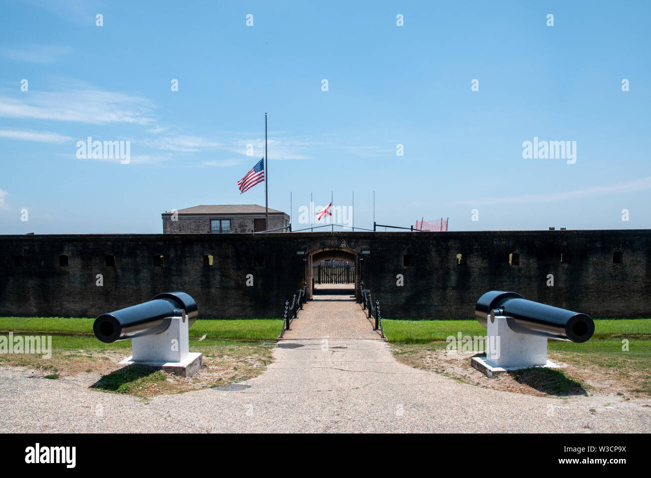 Ganancias de las murallas del fuerte construido para defender la bahía Mobile Bay y fue utilizada en la Guerra Civil Foto de stock