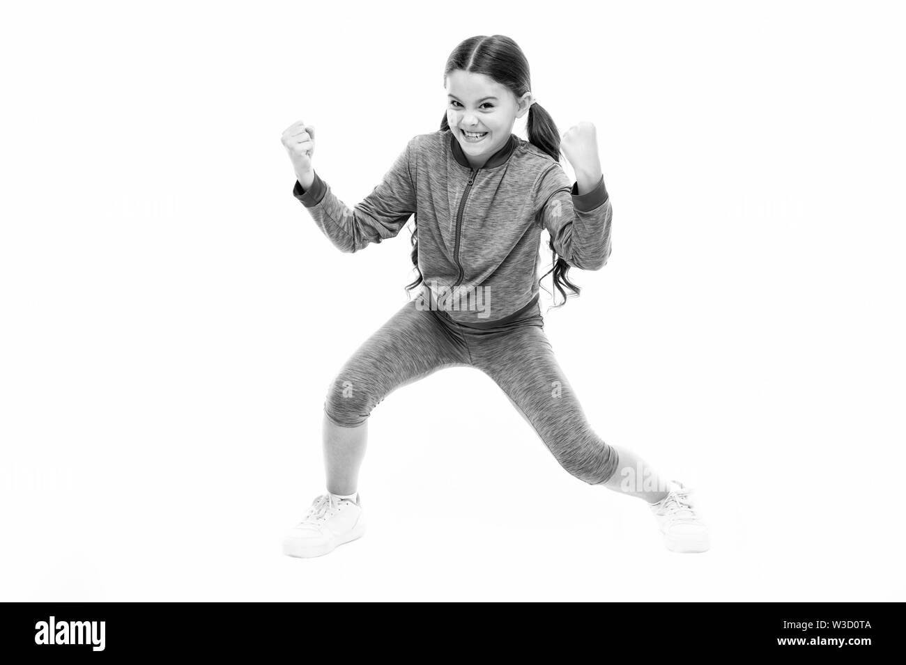 Se Sienten Tan Fuerte Concepto De Reglas De Las Niñas Crianza Consejos Para Las Niñas Fuerte Y Poderoso Reglas De Oro Para Criar Niños Fuertes Mentalmente Niño Lindo Chica Mostrar Bíceps Gesto<script async src=